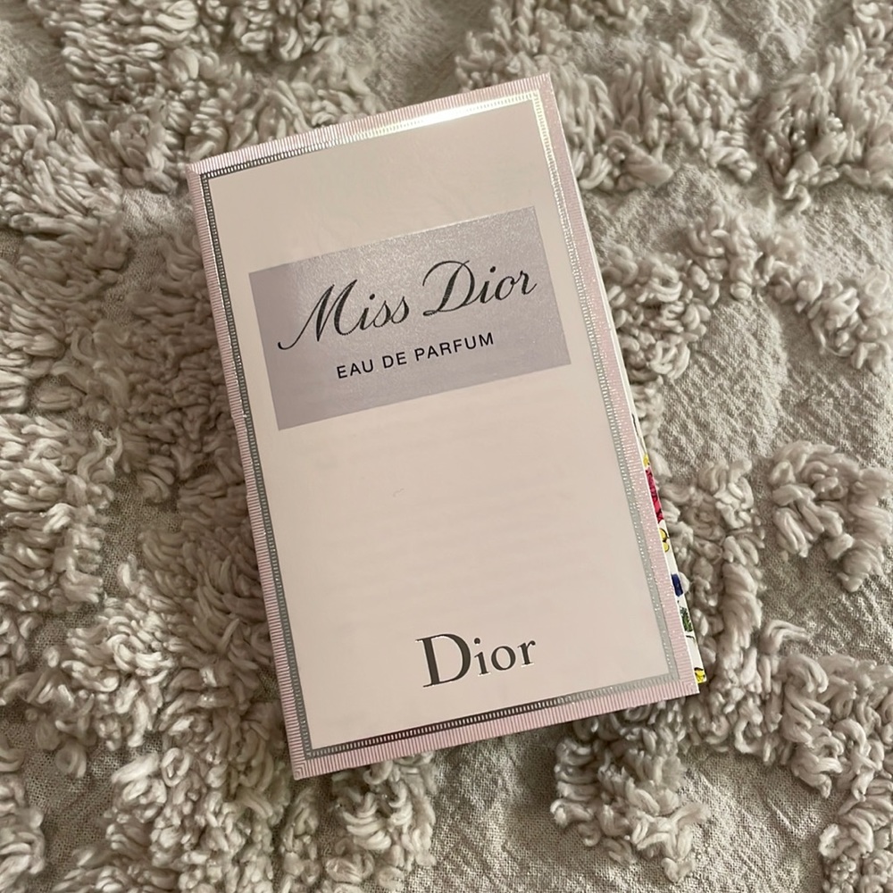 Miss Dior Eau De Parfum Spray Sample - Picture 1 of 4